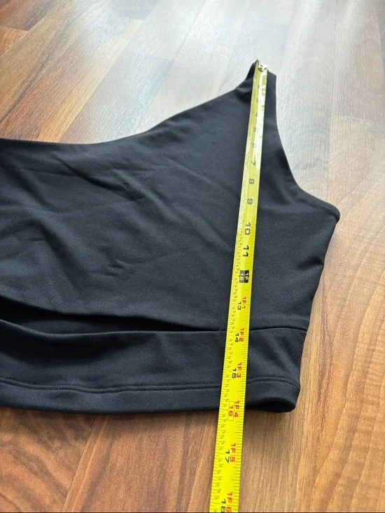 Abercrombie & Fitch Woman’s Size XS Black One-Shoulder Crop Top - Picture 6 of 9